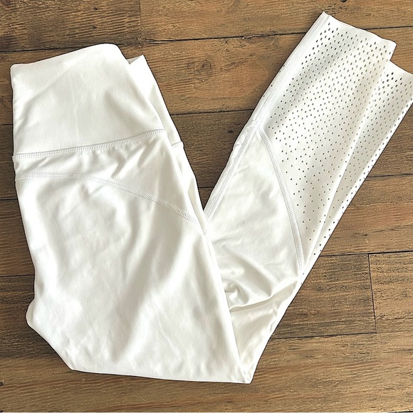 LULULEMON White High-Waisted Anew Tight Leggings with Perforated Detail n legs - Picture 4 of 11